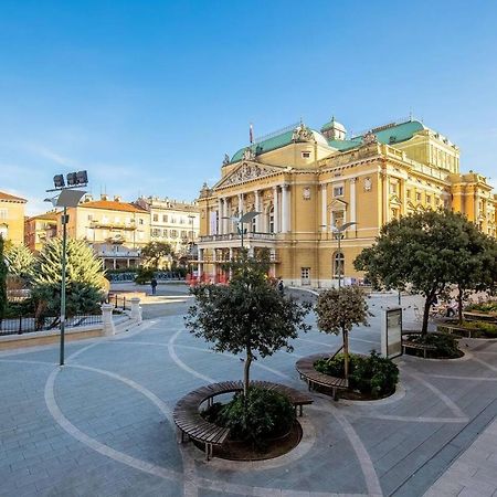 Naval Apartment Rijeka Exteriör bild