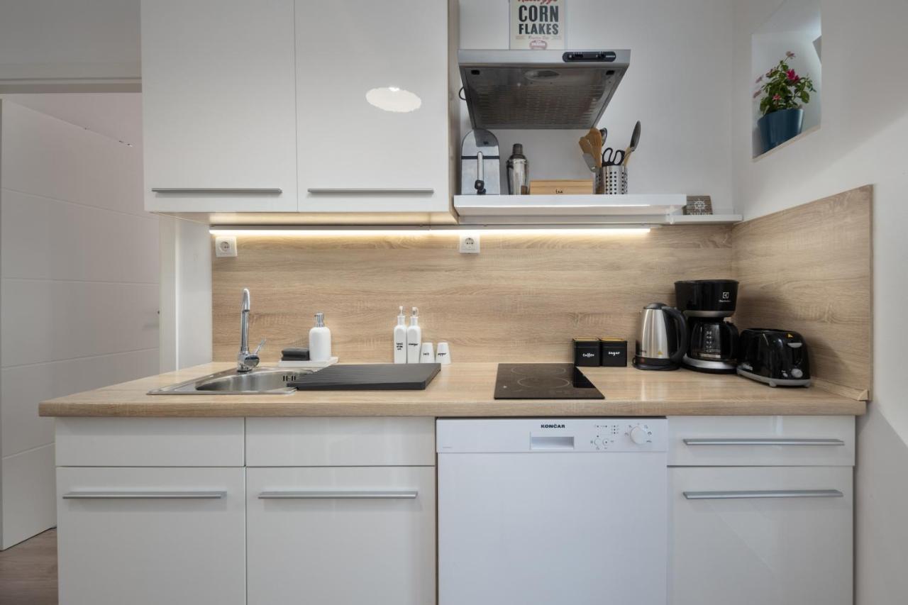 Naval Apartment Rijeka Exteriör bild