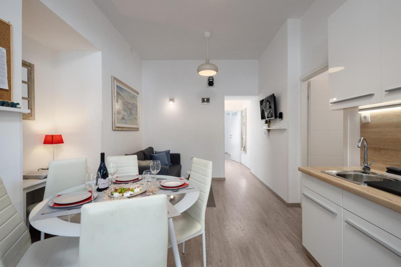 Naval Apartment Rijeka Exteriör bild