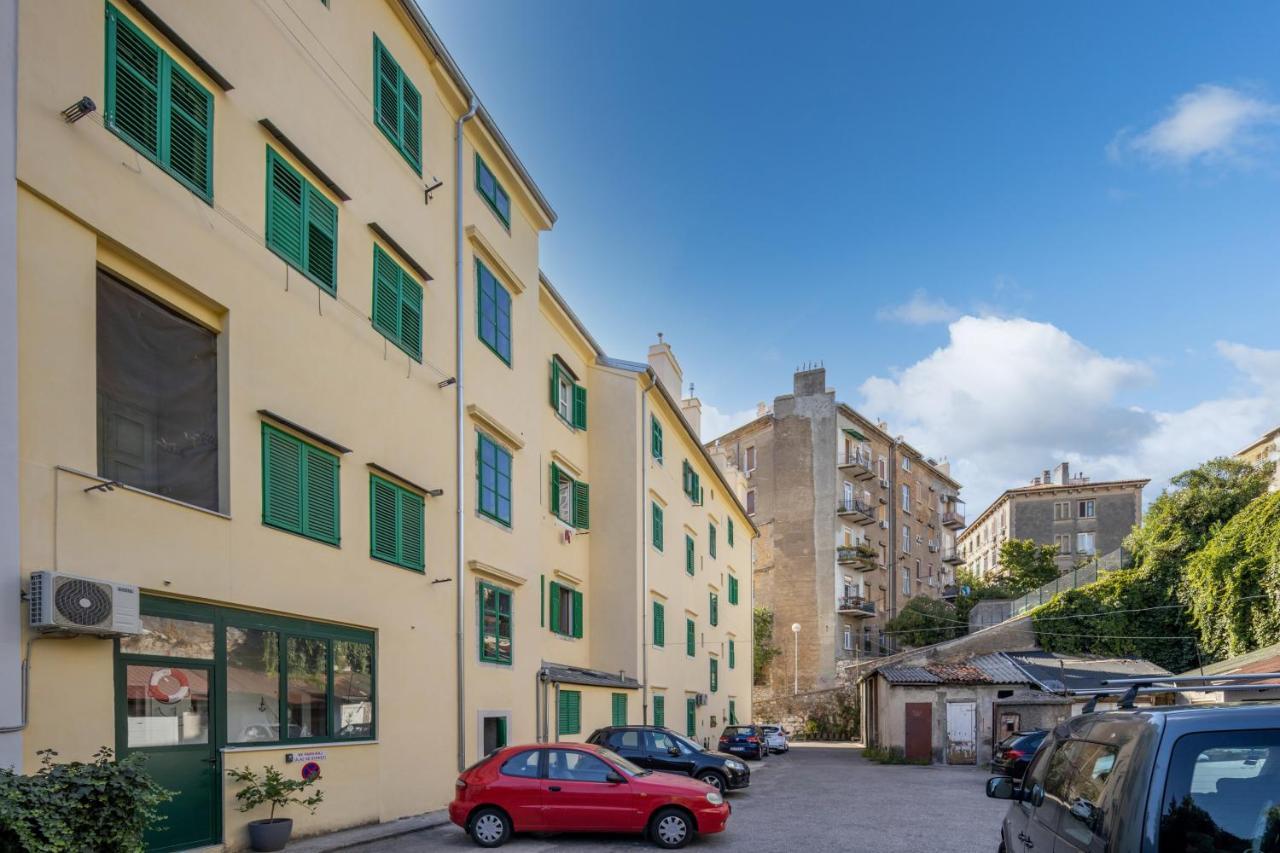 Naval Apartment Rijeka Exteriör bild