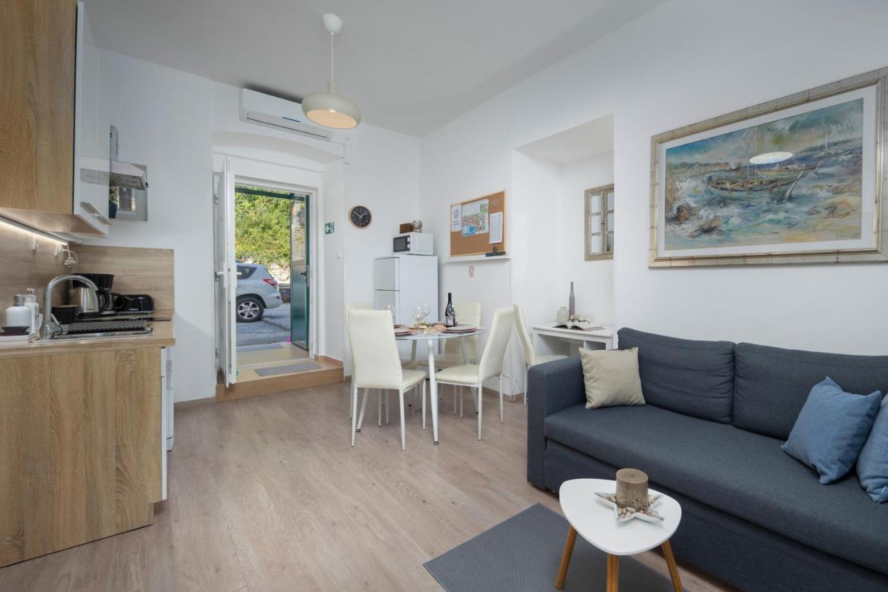 Naval Apartment Rijeka Exteriör bild