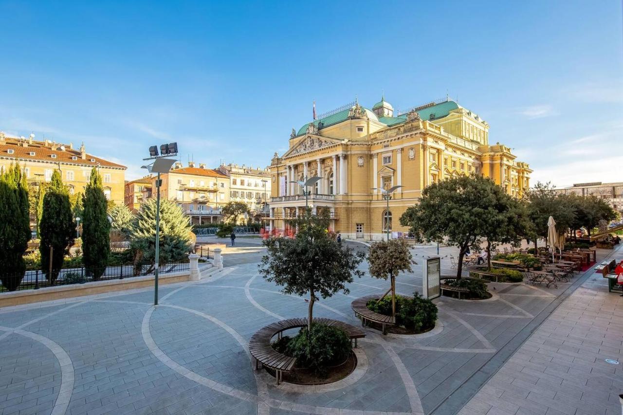 Naval Apartment Rijeka Exteriör bild